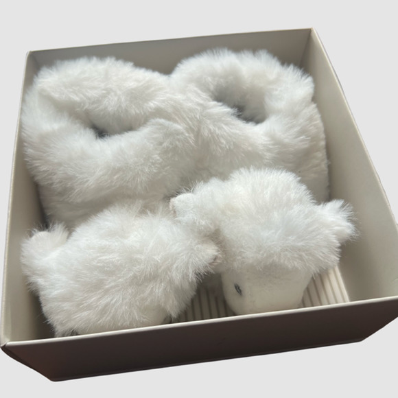 Doudou et Compangnie Other - Doudou et Compangnie Fluffy Lamb Baby Booties White & Beige, NIB - Size Newborn